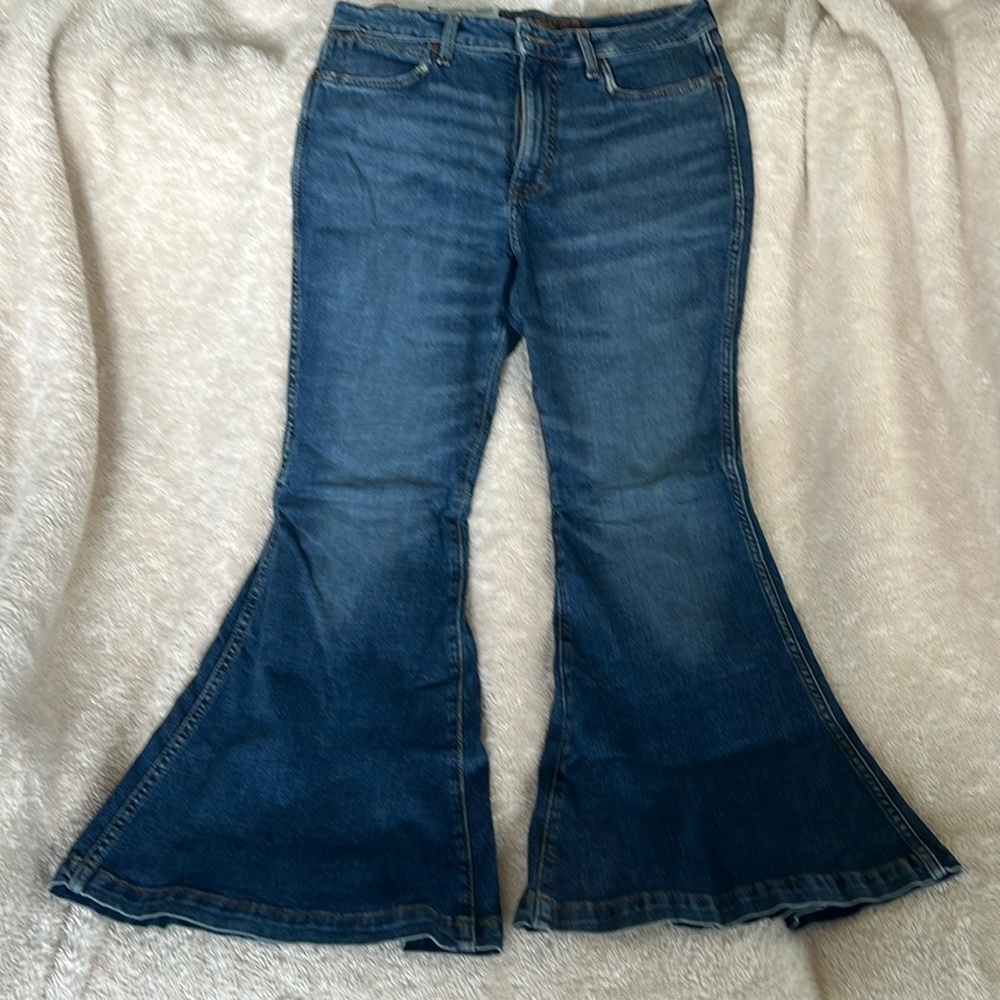 Women’s Wrangler Retro Flare size 30x30 NEW